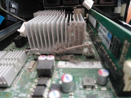 Dust on the heat sink causing hardware errors in kernel log